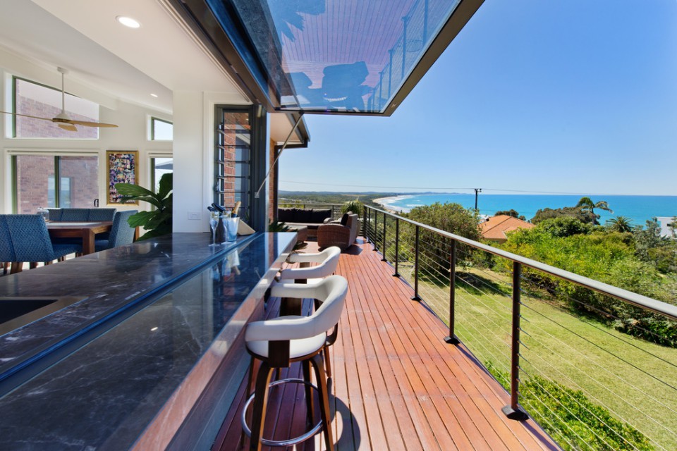 Panorama Beach House outdoor dining